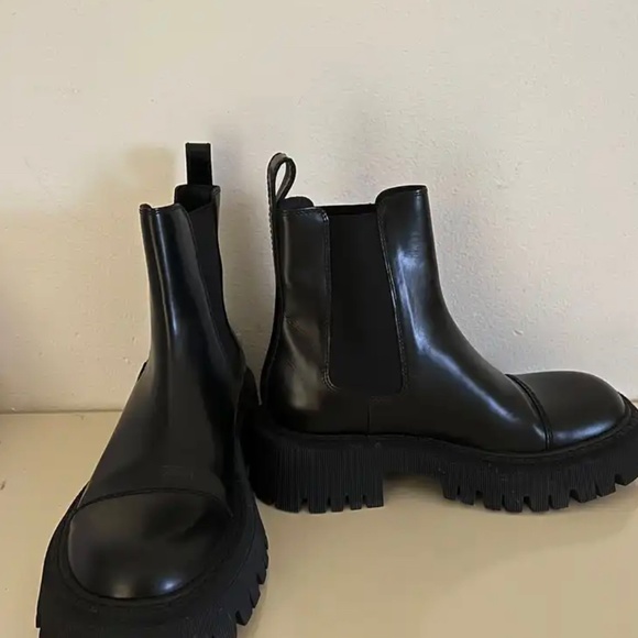 Balenciaga Tractor Leather Boots Size: Men\'s / US 7 / EU 40 main image 7